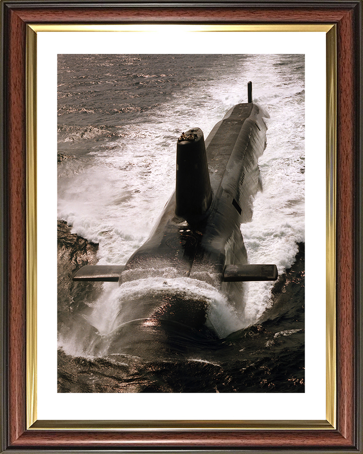 HMS Victorious (S29) Photo Print - Clyde 1994 - Royal Navy Vanguard Class Submarine Posters, Prints, & Visual Artwork Hampshire Prints 10 x 8 Classic Frame Yes