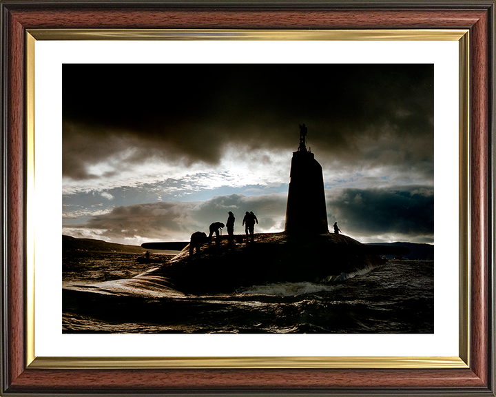 HMS Victorious (S29) Photo Print - Clyde 1995 - Royal Navy Vanguard Class Submarine Posters, Prints, & Visual Artwork Hampshire Prints 11.7 x 8.3 (A4) Classic Frame Yes