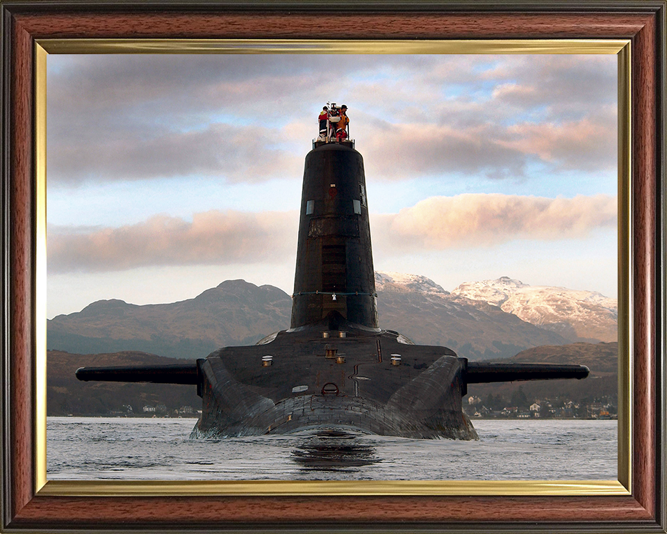 HMS Victorious (S29) Photo Print - Faslane 2005 - Royal Navy Vanguard Class Submarine Posters, Prints, & Visual Artwork Hampshire Prints 10 x 8 Classic Frame No