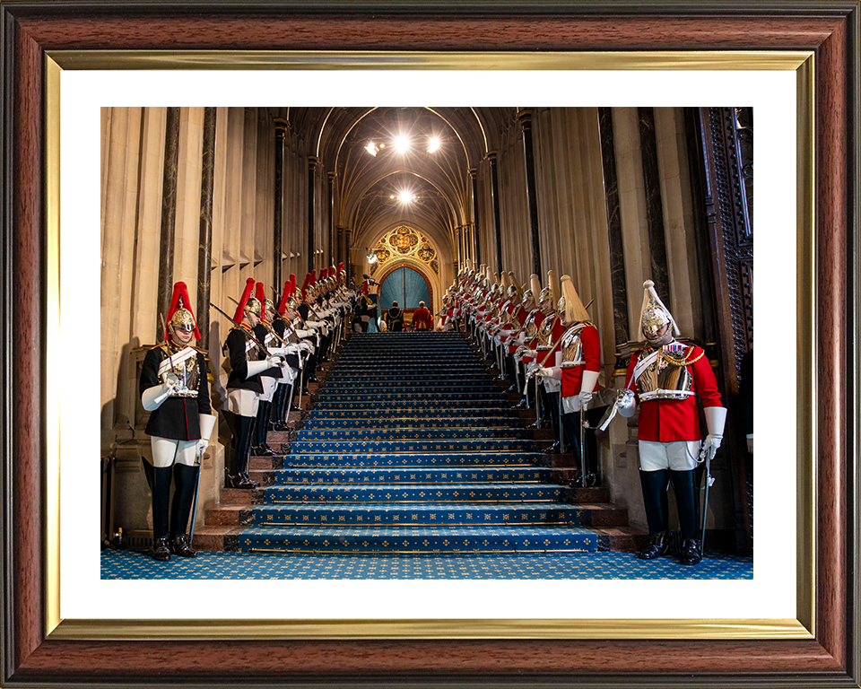 British Army Household Cavalry lining the steps of the house of Lords Photo Print Wall Art Military Decor Posters, Prints, & Visual Artwork Hampshire Prints 10 x 8 Classic Frame Yes