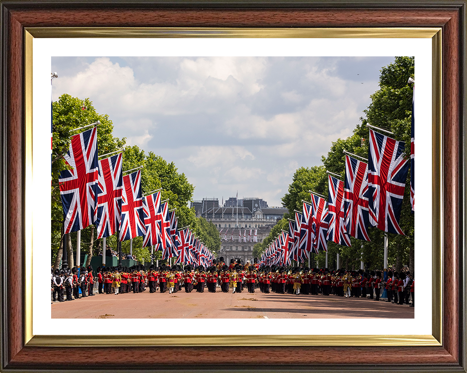 British Army Household Division March on the Mall London Photo Print Wall Art Military Decor Posters, Prints, & Visual Artwork Hampshire Prints 10 x 8 Classic Frame Yes
