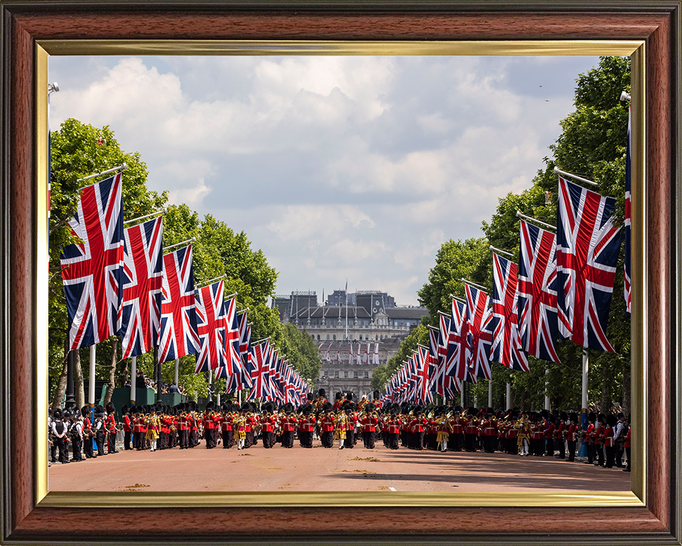 British Army Household Division March on the Mall London Photo Print Wall Art Military Decor Posters, Prints, & Visual Artwork Hampshire Prints 10 x 8 Classic Frame No