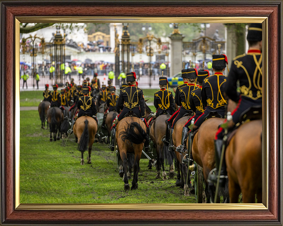 British Army King’s Troop ride through Green Park London Photo Print Wall Art Military Decor Posters, Prints, & Visual Artwork Hampshire Prints 10 x 8 Classic Frame No