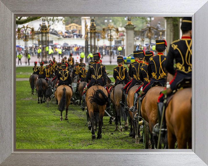 British Army King’s Troop ride through Green Park London Photo Print Wall Art Military Decor Posters, Prints, & Visual Artwork Hampshire Prints 10 x 8 Silver Frame No