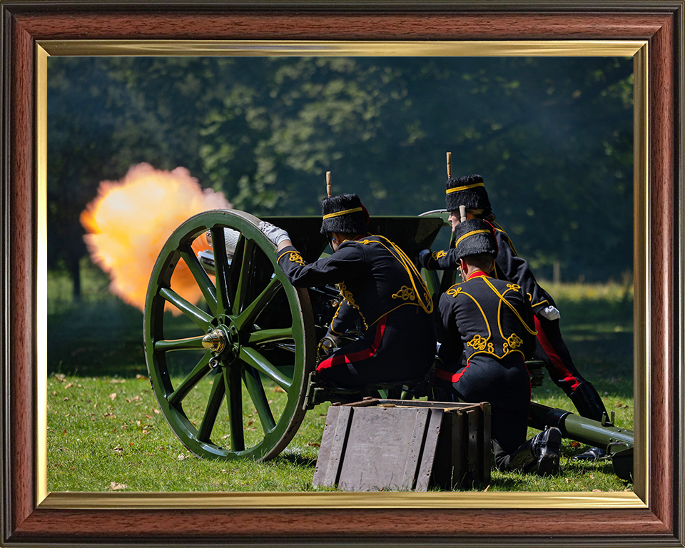 British Army King’s Troop Royal Horse Artillery fire a Gun Salute Photo Print Wall Art Military Decor Posters, Prints, & Visual Artwork Hampshire Prints 10 x 8 Classic Frame No