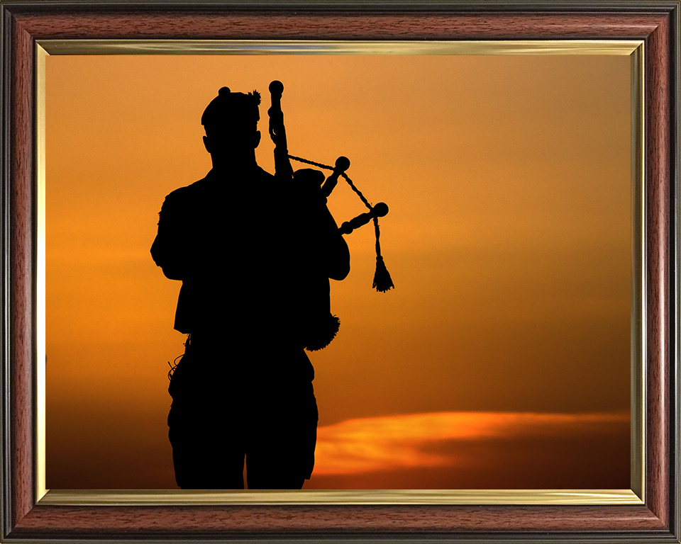 British Army Lone Bagpiper Silhouette at Sunset Photo Print Wall Art Military Decor Posters, Prints, & Visual Artwork Hampshire Prints 10 x 8 Classic Frame No