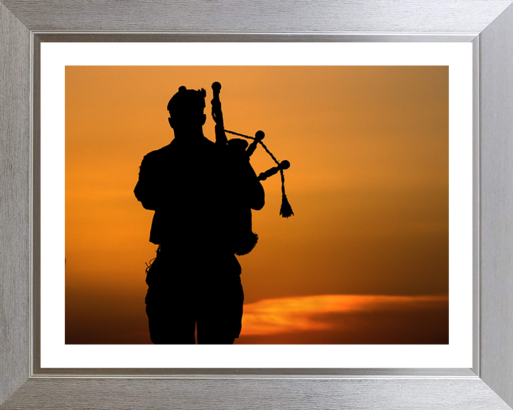 British Army Lone Bagpiper Silhouette at Sunset Photo Print Wall Art Military Decor Posters, Prints, & Visual Artwork Hampshire Prints 10 x 8 Silver Frame Yes