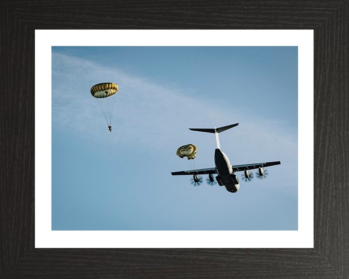 British Army Parachute Regiment Soldier Parachuting Photo Print Wall Art Military Decor Posters, Prints, & Visual Artwork Hampshire Prints 10 x 8 Black Frame Yes