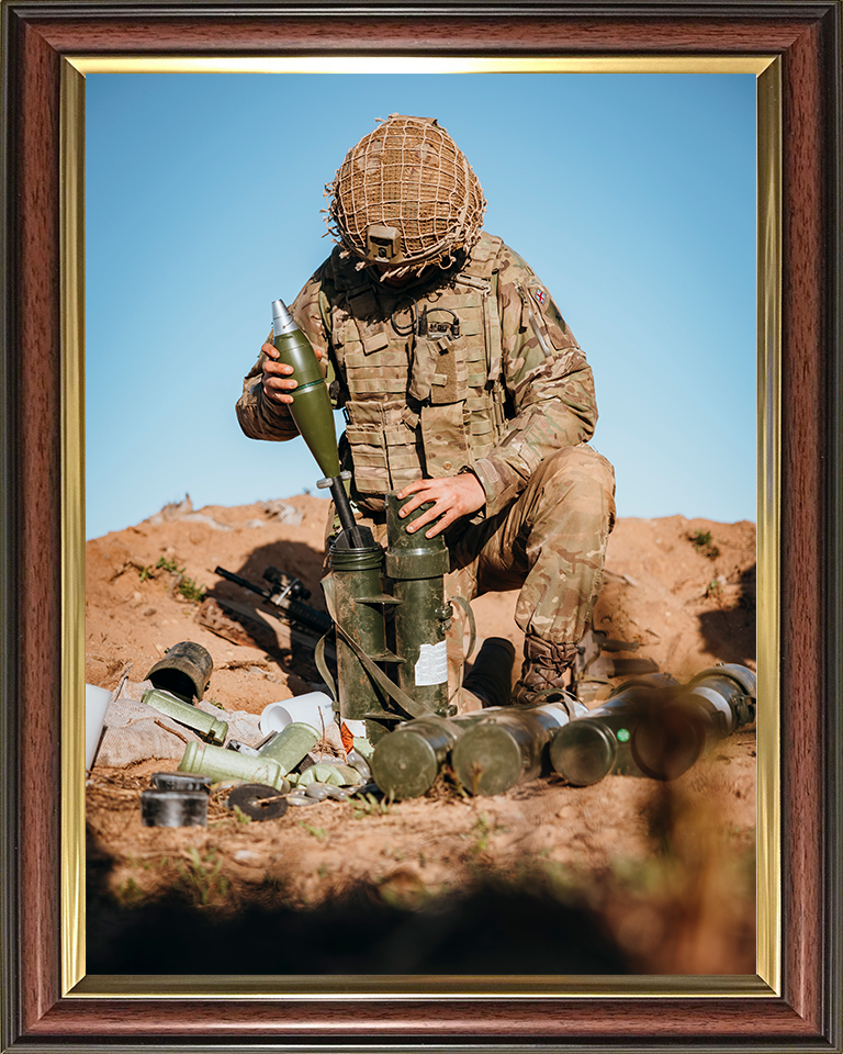British Army Parachute Regiment Soldier preparing Mortars Photo Print Wall Art Military Decor Posters, Prints, & Visual Artwork Hampshire Prints 10 x 8 Classic Frame No