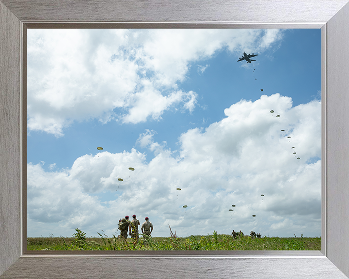 16 Air Assault Brigade Parachuting over France Photo Print – British Army Wall Art, Military Decor Posters, Prints, & Visual Artwork Hampshire Prints 10 x 8 Silver Frame No