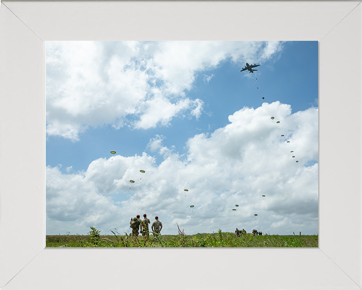 16 Air Assault Brigade Parachuting over France Photo Print – British Army Wall Art, Military Decor Posters, Prints, & Visual Artwork Hampshire Prints 10 x 8 White Frame No