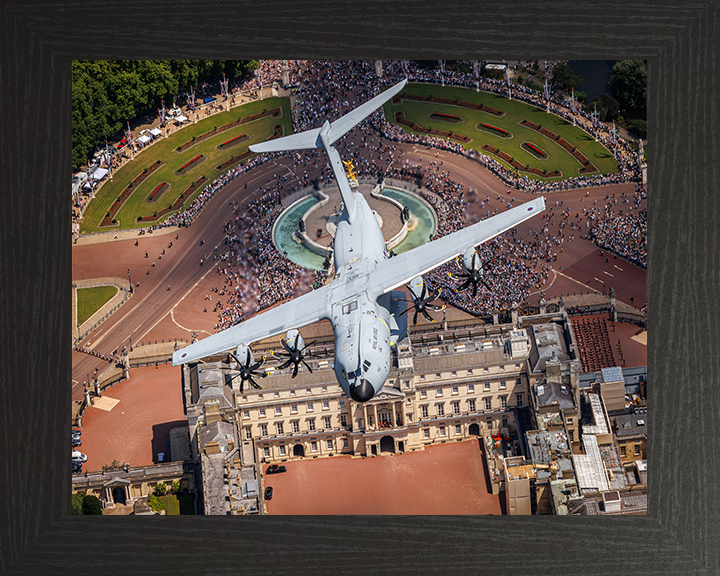 RAF A400 Atlas Over Buckingham Palace Photo Print Royal Air Force Aircraft Wall Art Aviation Decor Posters, Prints, & Visual Artwork Hampshire Prints 10 x 8 Black Frame No