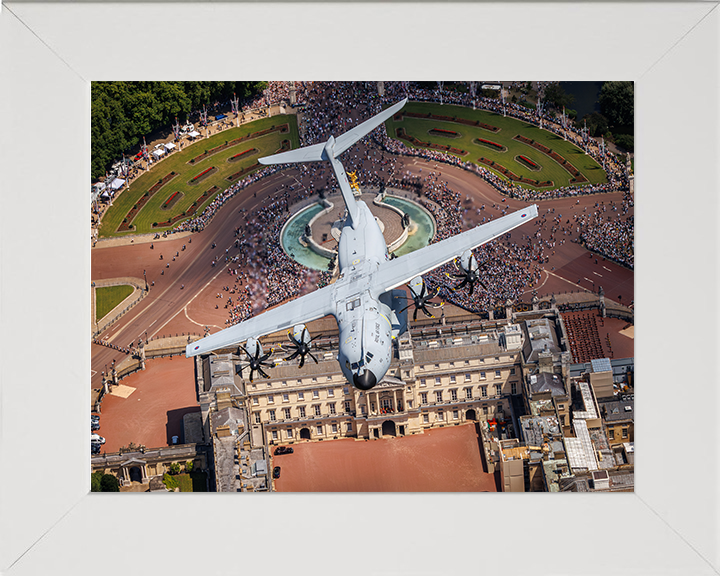 RAF A400 Atlas Over Buckingham Palace Photo Print Royal Air Force Aircraft Wall Art Aviation Decor Posters, Prints, & Visual Artwork Hampshire Prints 10 x 8 White Frame No