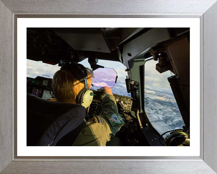 RAF Atlas C.1 A400M Cockpit Photo Print Royal Air Force Wall Art Aviation Decor Poster Posters, Prints, & Visual Artwork Hampshire Prints 10 x 8 Silver Frame Yes