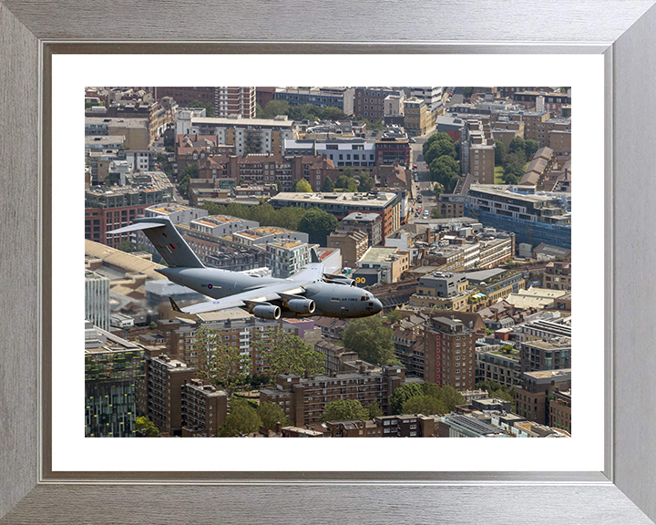RAF C-17 Globemaster Flies over London Photo Print Royal Air Force Aircraft Wall Art Aviation Decor Posters, Prints, & Visual Artwork Hampshire Prints 10 x 8 Silver Frame Yes
