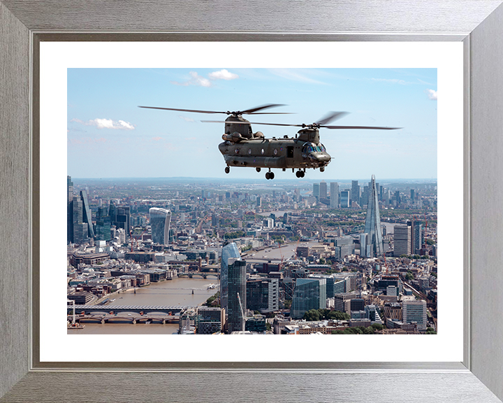 RAF Chinook Helicopter Over The Thames Photo Print Royal Air Force Aircraft Wall Art Aviation Decor Posters, Prints, & Visual Artwork Hampshire Prints 10 x 8 Silver Frame Yes
