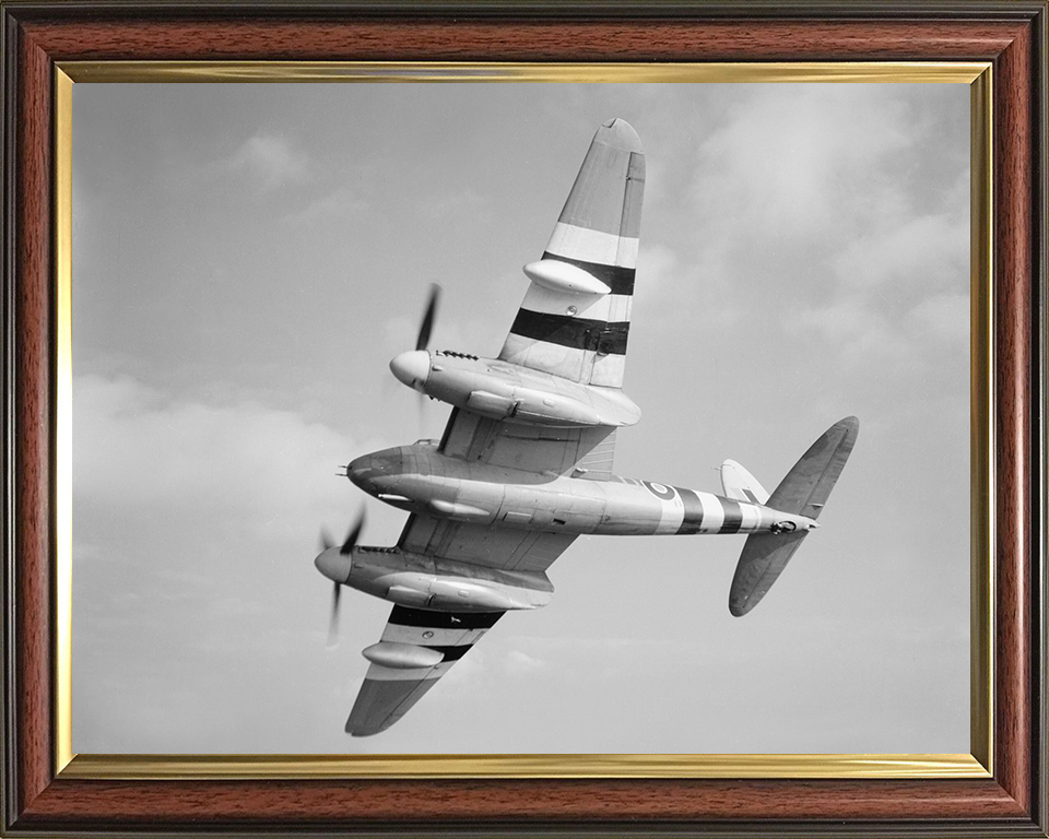 RAF De Havilland DH98 Mosquito in flight Photo Print Royal Air Force Aircraft Wall Art Aviation Decor Posters, Prints, & Visual Artwork Hampshire Prints 10 x 8 Classic Frame No