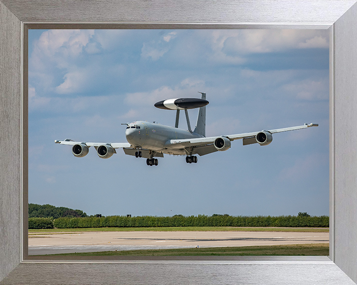 RAF E-3D Sentry Aircraft Landing Photo Print Royal Air Force Aircraft Wall Art Aviation Decor Posters, Prints, & Visual Artwork Hampshire Prints 10 x 8 Silver Frame No