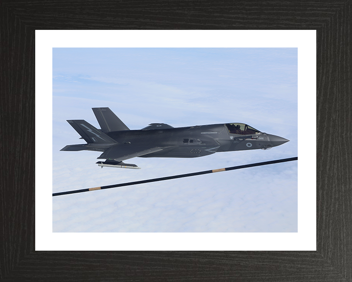 RAF F-35B Lightening awaiting refuelling Photo Print Royal Air Force Aircraft Wall Art Aviation Decor Posters, Prints, & Visual Artwork Hampshire Prints 10 x 8 Black Frame Yes