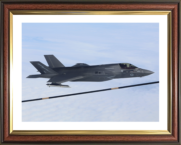 RAF F-35B Lightening awaiting refuelling Photo Print Royal Air Force Aircraft Wall Art Aviation Decor Posters, Prints, & Visual Artwork Hampshire Prints 10 x 8 Classic Frame Yes