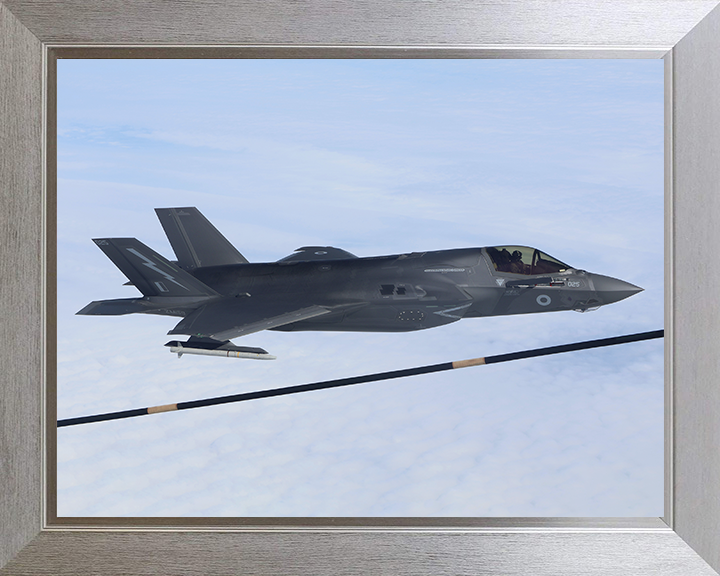 RAF F-35B Lightening awaiting refuelling Photo Print Royal Air Force Aircraft Wall Art Aviation Decor Posters, Prints, & Visual Artwork Hampshire Prints 10 x 8 Silver Frame No