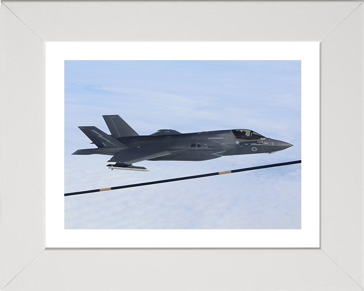 RAF F-35B Lightening awaiting refuelling Photo Print Royal Air Force Aircraft Wall Art Aviation Decor Posters, Prints, & Visual Artwork Hampshire Prints 10 x 8 White Frame Yes
