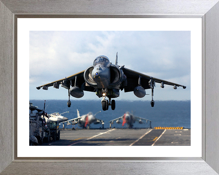 RAF Harrier GR7 Flightdeck Landing Photo Print Royal Air Force Aircraft Wall Art Aviation Decor Posters, Prints, & Visual Artwork Hampshire Prints 10 x 8 Silver Frame Yes