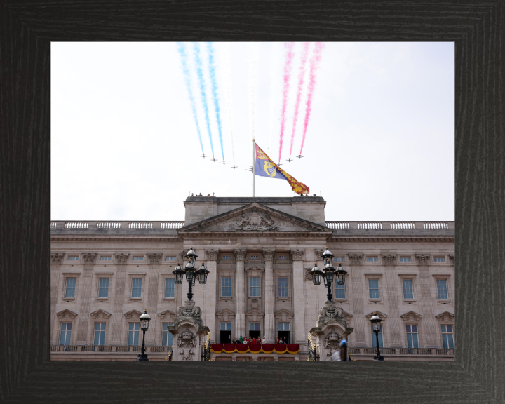 RAF Red Arrows Buckingham Palace flyover 2023 Photo Print Royal Air Force Aircraft Aerobatic Display Wall Art Aviation Decor UK Posters, Prints, & Visual Artwork Hampshire Prints 10 x 8 Black Frame No
