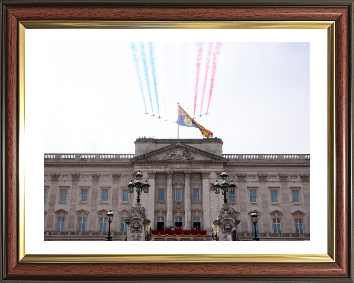 RAF Red Arrows Buckingham Palace flyover 2023 Photo Print Royal Air Force Aircraft Aerobatic Display Wall Art Aviation Decor UK Posters, Prints, & Visual Artwork Hampshire Prints 10 x 8 Classic Frame Yes