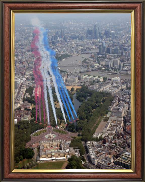 RAF Red Arrows Buckingham Palace flyover Photo Print Royal Air Force Aircraft Aerobatic Display Wall Art Aviation Decor UK Posters, Prints, & Visual Artwork Hampshire Prints 10 x 8 Classic Frame No