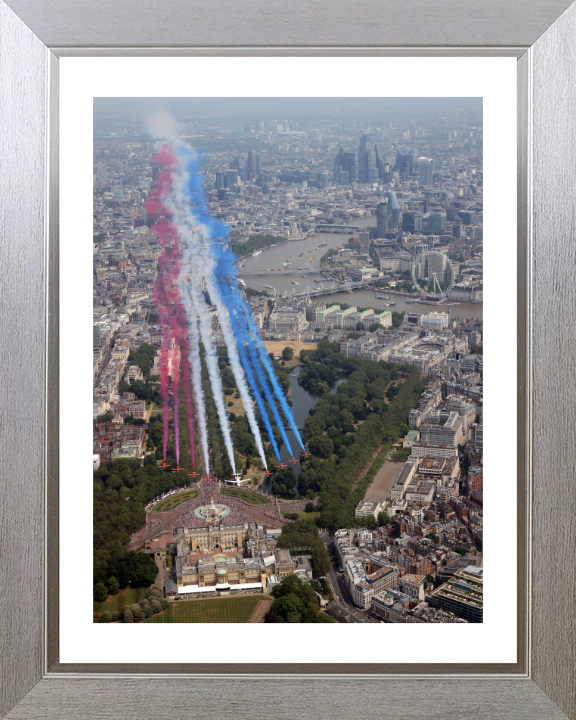 RAF Red Arrows Buckingham Palace flyover Photo Print Royal Air Force Aircraft Aerobatic Display Wall Art Aviation Decor UK Posters, Prints, & Visual Artwork Hampshire Prints 10 x 8 Silver Frame Yes