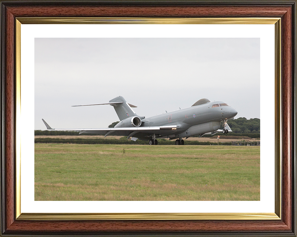 RAF Sentinel Landing Photo Print Royal Air Force Aircraft Wall Art Aviation Decor Poster Posters, Prints, & Visual Artwork Hampshire Prints 10 x 8 Classic Frame Yes