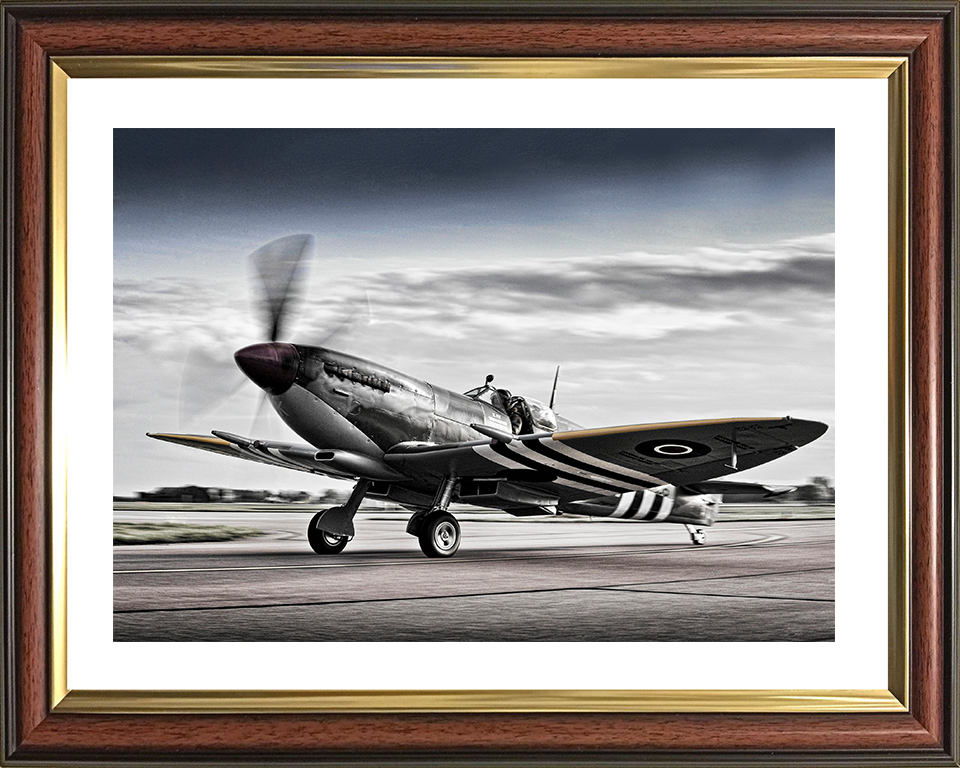 RAF Supermarine Spitfire at RAF Coningsby 2013 Royal Air Force Aircraft Photo Print Wall Art Aviation Decor UK Posters, Prints, & Visual Artwork Hampshire Prints 10 x 8 Classic Frame Yes