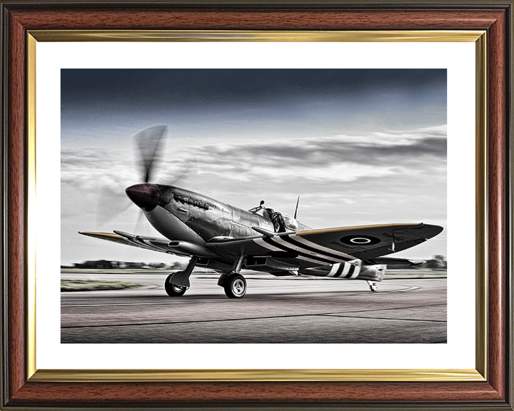RAF Supermarine Spitfire at RAF Coningsby 2013 Royal Air Force Aircraft Photo Print Wall Art Aviation Decor UK Posters, Prints, & Visual Artwork Hampshire Prints 10 x 8 Classic Frame Yes