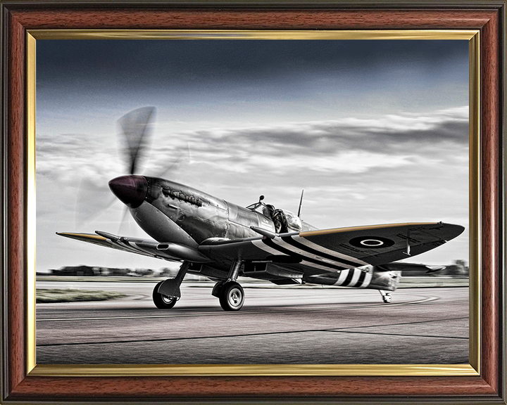 RAF Supermarine Spitfire at RAF Coningsby 2013 Royal Air Force Aircraft Photo Print Wall Art Aviation Decor UK Posters, Prints, & Visual Artwork Hampshire Prints 10 x 8 Classic Frame No