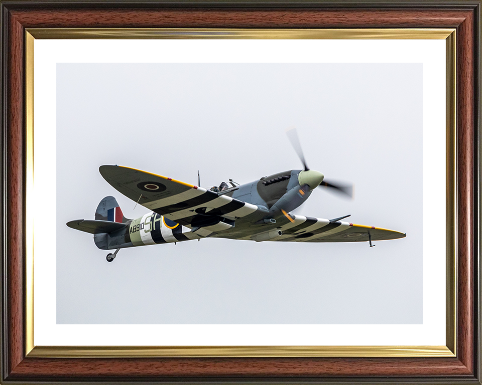 RAF Spitfire MK Vb in flight Photo Print Royal Air Force Aircraft Wall Art Aviation Decor Poster Posters, Prints, & Visual Artwork Hampshire Prints 10 x 8 Classic Frame Yes