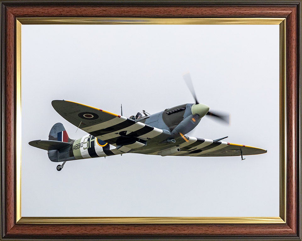 RAF Spitfire MK Vb in flight Photo Print Royal Air Force Aircraft Wall Art Aviation Decor Poster Posters, Prints, & Visual Artwork Hampshire Prints 10 x 8 Classic Frame No
