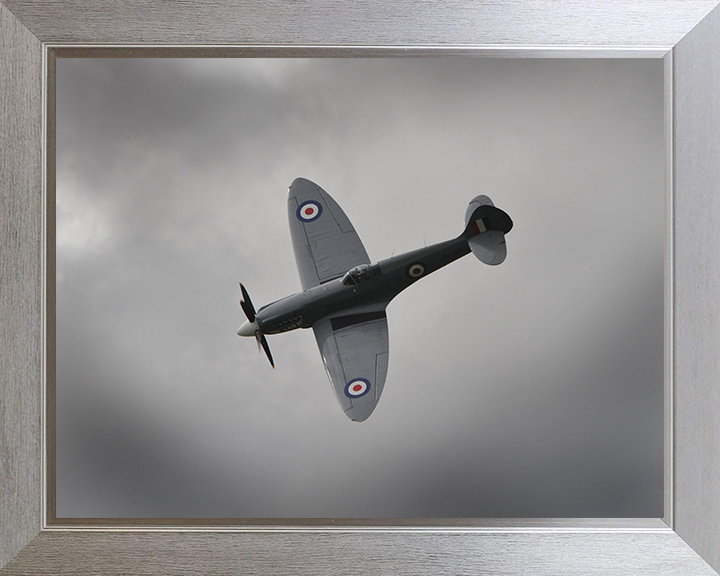 RAF Supermarine Spitfire in Flight over RAF Shawbury Royal Air Force Aircraft Photo Print Wall Art Aviation Decor UK Posters, Prints, & Visual Artwork Hampshire Prints 10 x 8 Silver Frame No