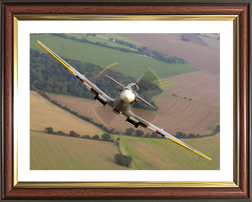 RAF Supermarine Spitfire in Flight Front on View Royal Air Force Aircraft Photo Print Wall Art Aviation Decor UK Posters, Prints, & Visual Artwork Hampshire Prints 10 x 8 Classic Frame Yes