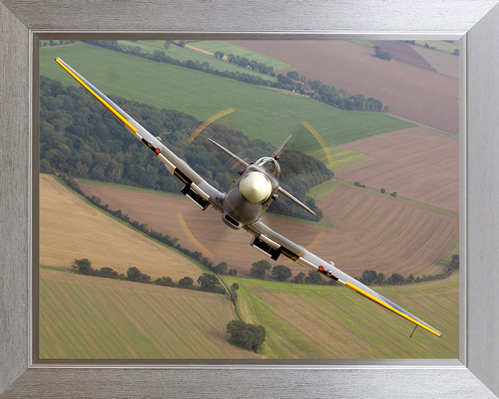 RAF Supermarine Spitfire in Flight Front on View Royal Air Force Aircraft Photo Print Wall Art Aviation Decor UK Posters, Prints, & Visual Artwork Hampshire Prints 10 x 8 Silver Frame No