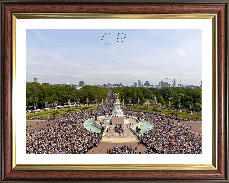 RAF Typhoon Display Team over Buckingham Palace Photo Print Royal Air Force Aircraft Wall Art Aviation Decor Posters, Prints, & Visual Artwork Hampshire Prints 10 x 8 Classic Frame Yes