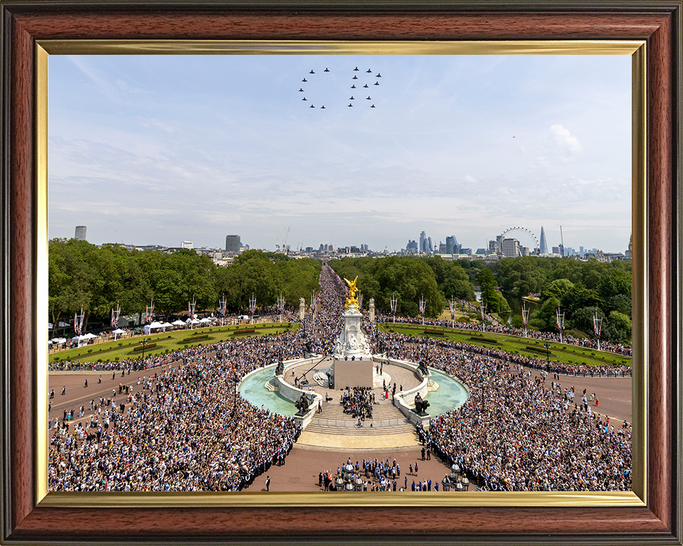 RAF Typhoon Display Team over Buckingham Palace Photo Print Royal Air Force Aircraft Wall Art Aviation Decor Posters, Prints, & Visual Artwork Hampshire Prints 10 x 8 Classic Frame No