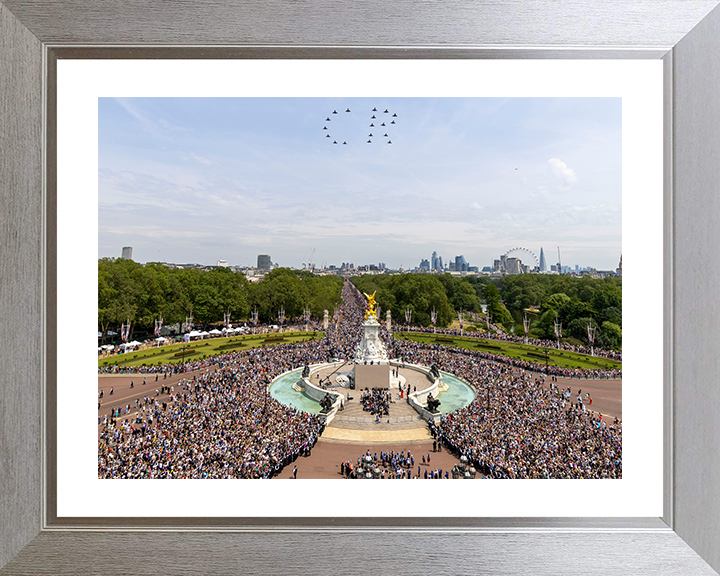 RAF Typhoon Display Team over Buckingham Palace Photo Print Royal Air Force Aircraft Wall Art Aviation Decor Posters, Prints, & Visual Artwork Hampshire Prints 10 x 8 Silver Frame Yes