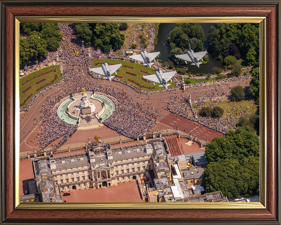 RAF Typhoon FGR4's Over Buckingham Palace Photo Print Royal Air Force Aircraft Wall Art Aviation Decor Posters, Prints, & Visual Artwork Hampshire Prints 10 x 8 Classic Frame No