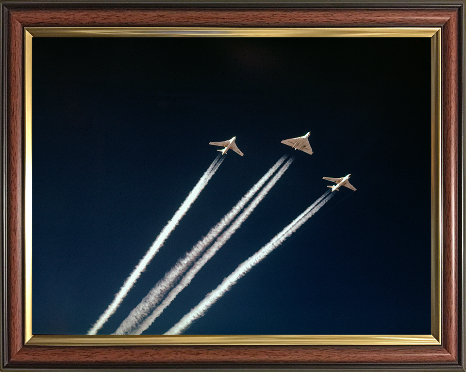 RAF V Force Vulcan Valiant Victor Jets 1958 Photo Print Royal Air Force Aircraft Wall Art Aviation Decor Posters, Prints, & Visual Artwork Hampshire Prints 10 x 8 Classic Frame No