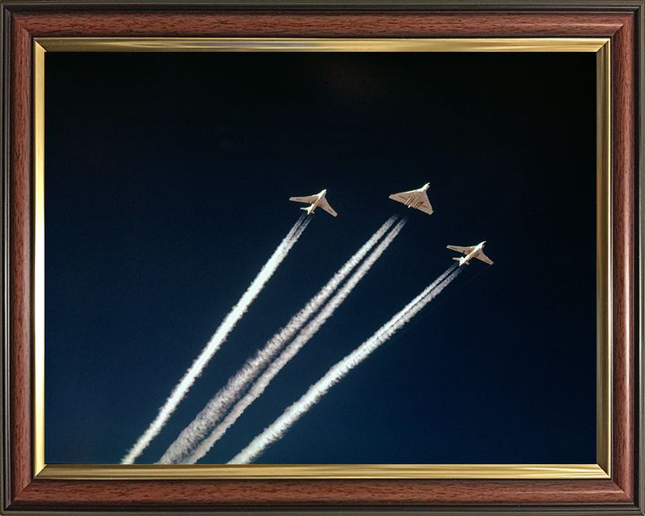 RAF V Force Vulcan Valiant Victor Jets 1958 Photo Print Royal Air Force Aircraft Wall Art Aviation Decor Posters, Prints, & Visual Artwork Hampshire Prints 10 x 8 Classic Frame No