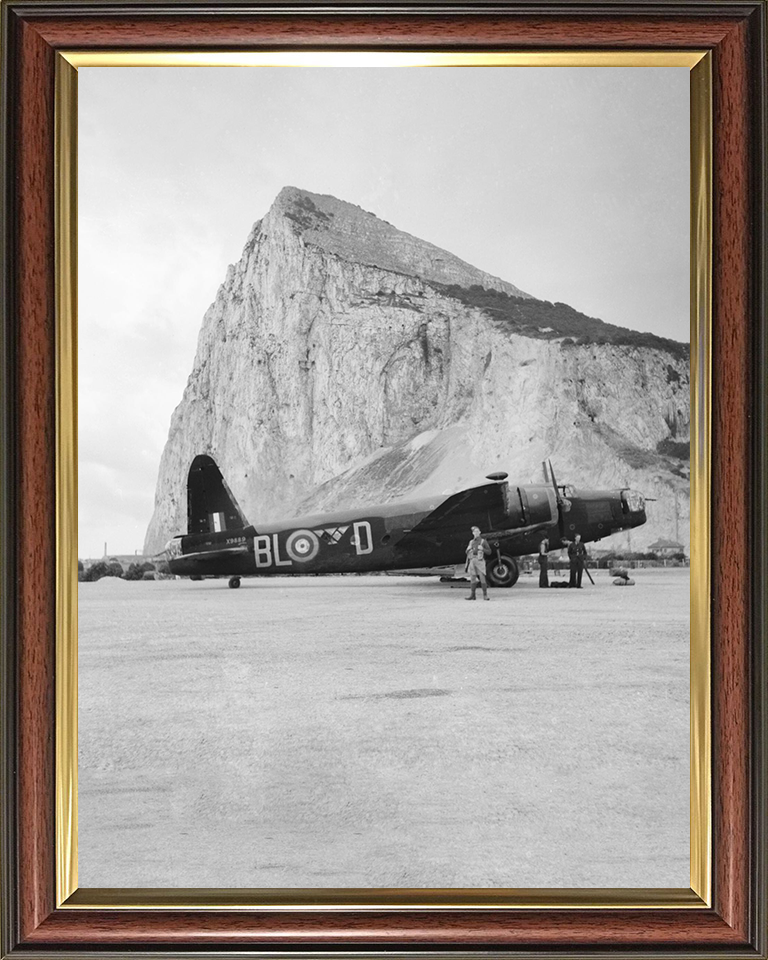 RAF Vickers Wellington Mark IC Gibraltar Photo Print Royal Air Force Aircraft Wall Art Aviation Decor Posters, Prints, & Visual Artwork Hampshire Prints 10 x 8 Classic Frame No