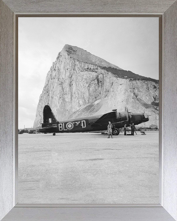 RAF Vickers Wellington Mark IC Gibraltar Photo Print Royal Air Force Aircraft Wall Art Aviation Decor Posters, Prints, & Visual Artwork Hampshire Prints 10 x 8 Silver Frame No