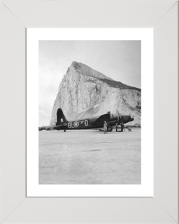 RAF Vickers Wellington Mark IC Gibraltar Photo Print Royal Air Force Aircraft Wall Art Aviation Decor Posters, Prints, & Visual Artwork Hampshire Prints 10 x 8 White Frame Yes