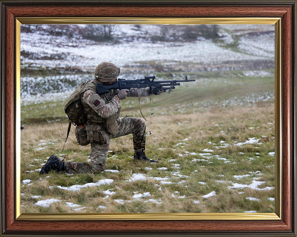 British Army Rifleman kneeling and firing a GPMG Photo Print Wall Art Military Decor Poster Posters, Prints, & Visual Artwork Hampshire Prints 10 x 8 Classic Frame No